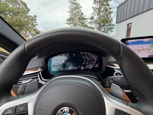 Used 2020 BMW 540i xDrive w/ M Sport Package image 32