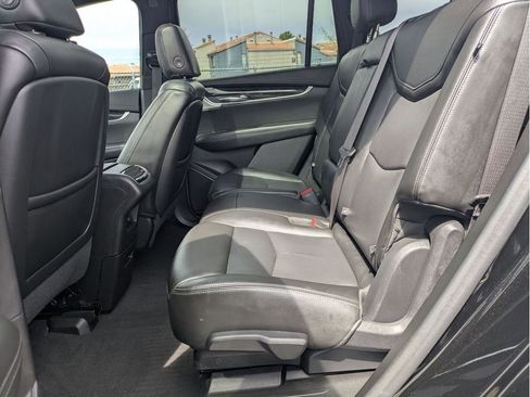 Used 2022 Cadillac XT6 Premium Luxury AWD/4WD image 29