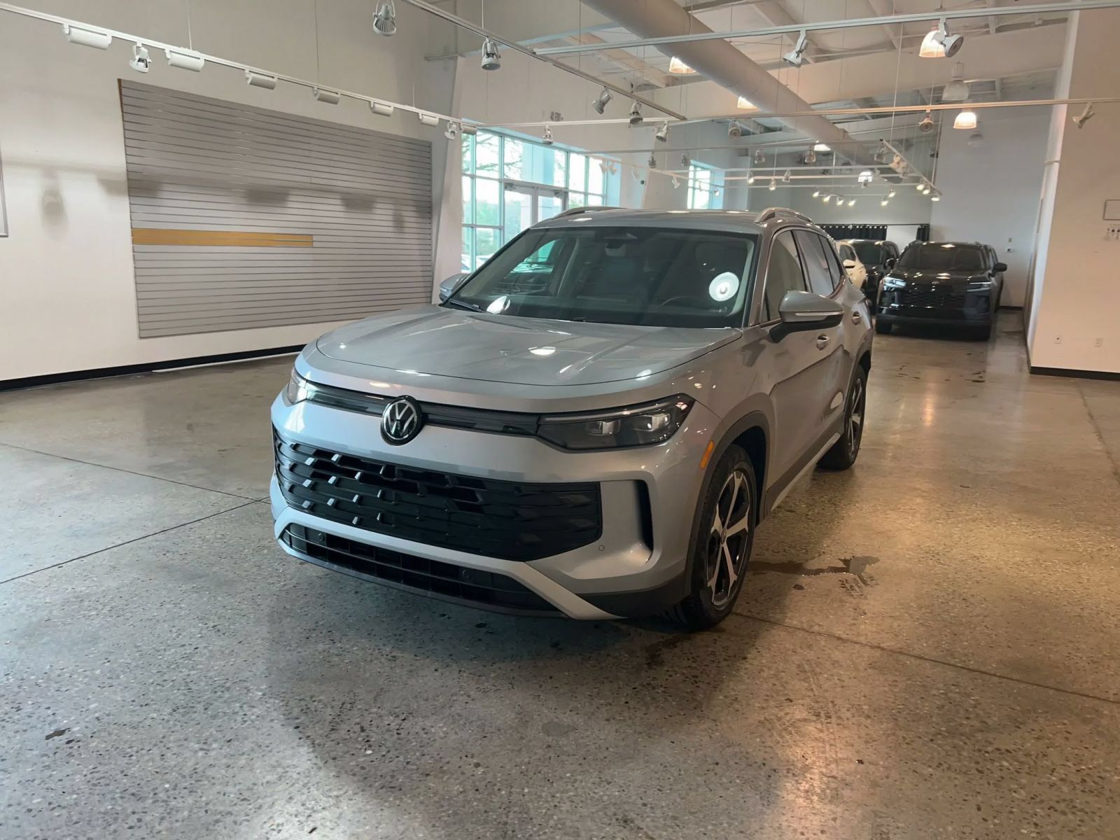 Used 2026 Volkswagen Tiguan SE FWD image 6