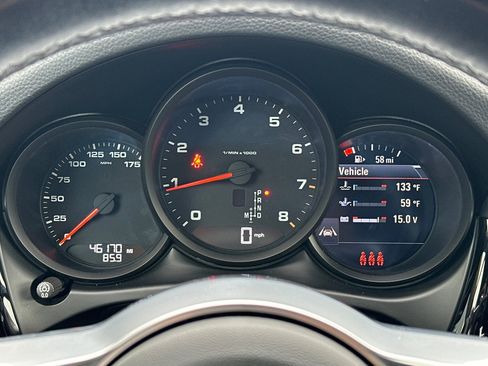 Used 2020 Porsche Macan image 25