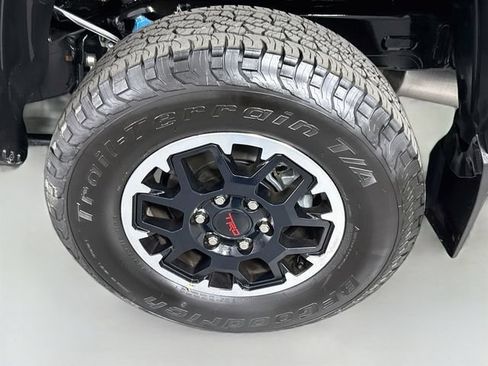 Certified 2024 Toyota Tacoma TRD Off-Road w/ TRD Off Road Upgrade Package AWD/4WD image 32