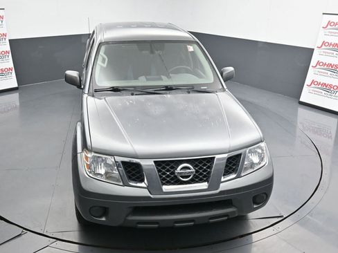 Used 2019 Nissan Frontier SV image 11