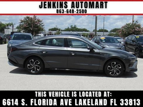 Used 2025 Hyundai Sonata SEL FWD image 2
