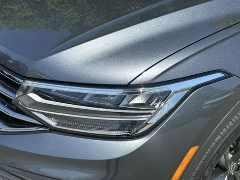 Certified 2023 Volkswagen Tiguan SE FWD image 9