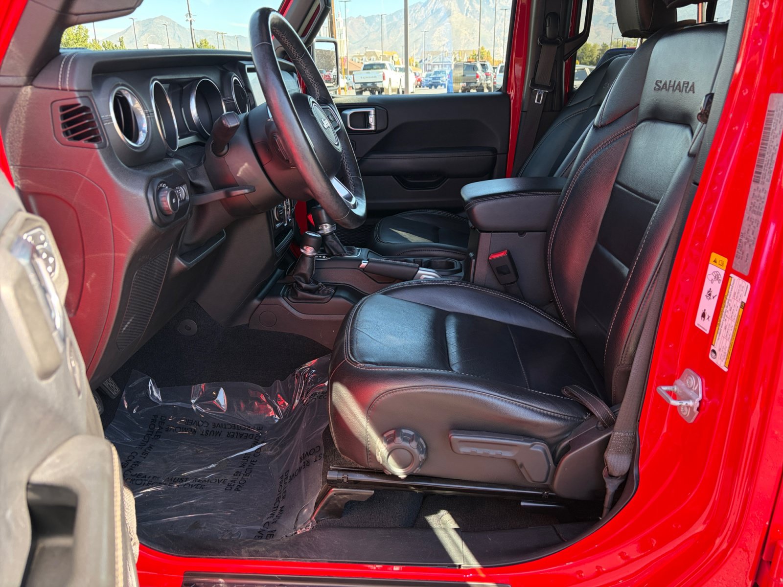 Used 2019 Jeep Wrangler Unlimited Sahara w/ Dual Top Group AWD/4WD image 11