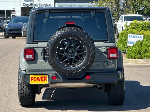 Used 2020 Jeep Wrangler Unlimited Sahara AWD/4WD image 5