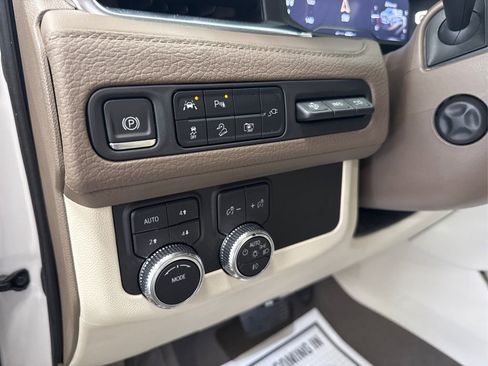 Used 2022 GMC Yukon Denali image 43