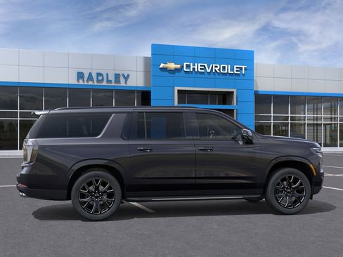New 2026 Chevrolet Suburban RST image 29