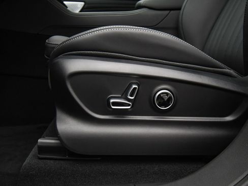 New 2025 Maserati Grecale GT image 37