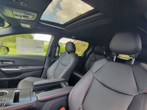 New 2026 Toyota Sienna XSE FWD image 21