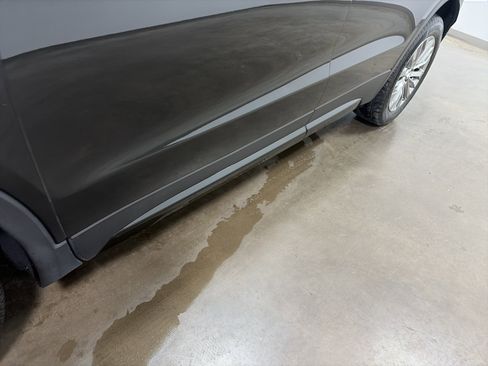 Used 2025 Cadillac XT4 Premium Luxury image 10