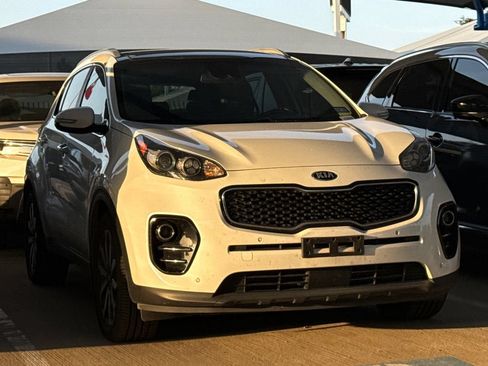 Used 2017 Kia Sportage EX w/ EX Technology Package FWD image 3