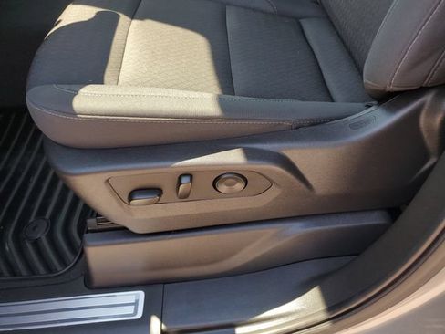 Used 2025 Chevrolet Silverado 1500 LT w/ Convenience Package II AWD/4WD image 18