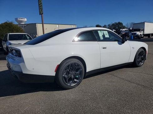 New 2025 Dodge Charger Daytona R/T w/ Sun & Sound Package image 7