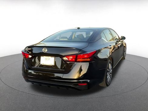 Used 2025 Nissan Altima 2.5 SV image 14