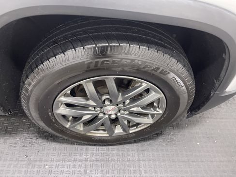 Used 2019 GMC Acadia SLT AWD/4WD image 27