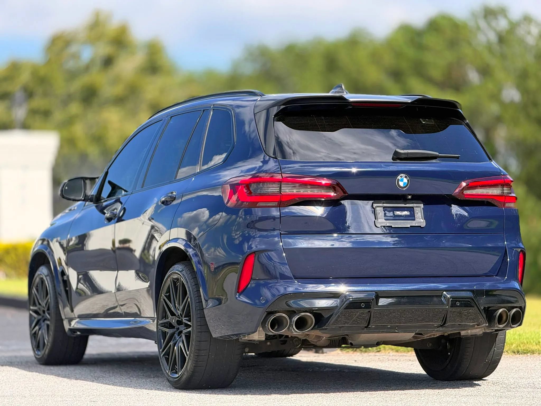 Used 2021 BMW X5 M w/ Competition Package AWD/4WD image 9