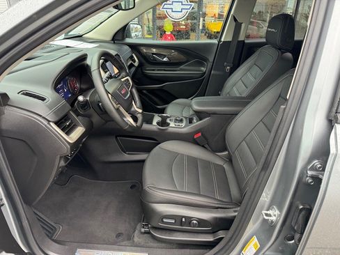Used 2024 GMC Terrain Denali AWD/4WD image 7