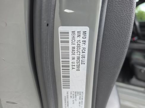 Used 2021 Dodge Durango R/T w/ Technology Group AWD/4WD image 44