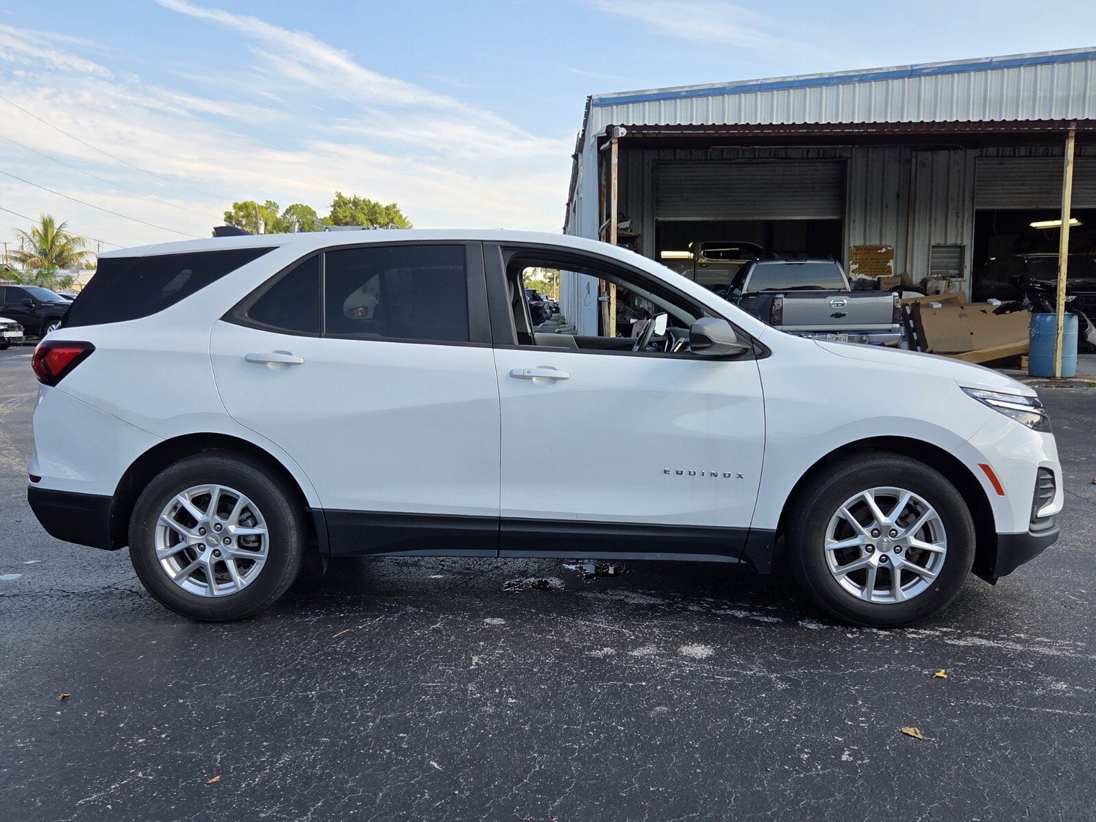 Certified 2022 Chevrolet Equinox LS w/ LS Convenience Package FWD image 6