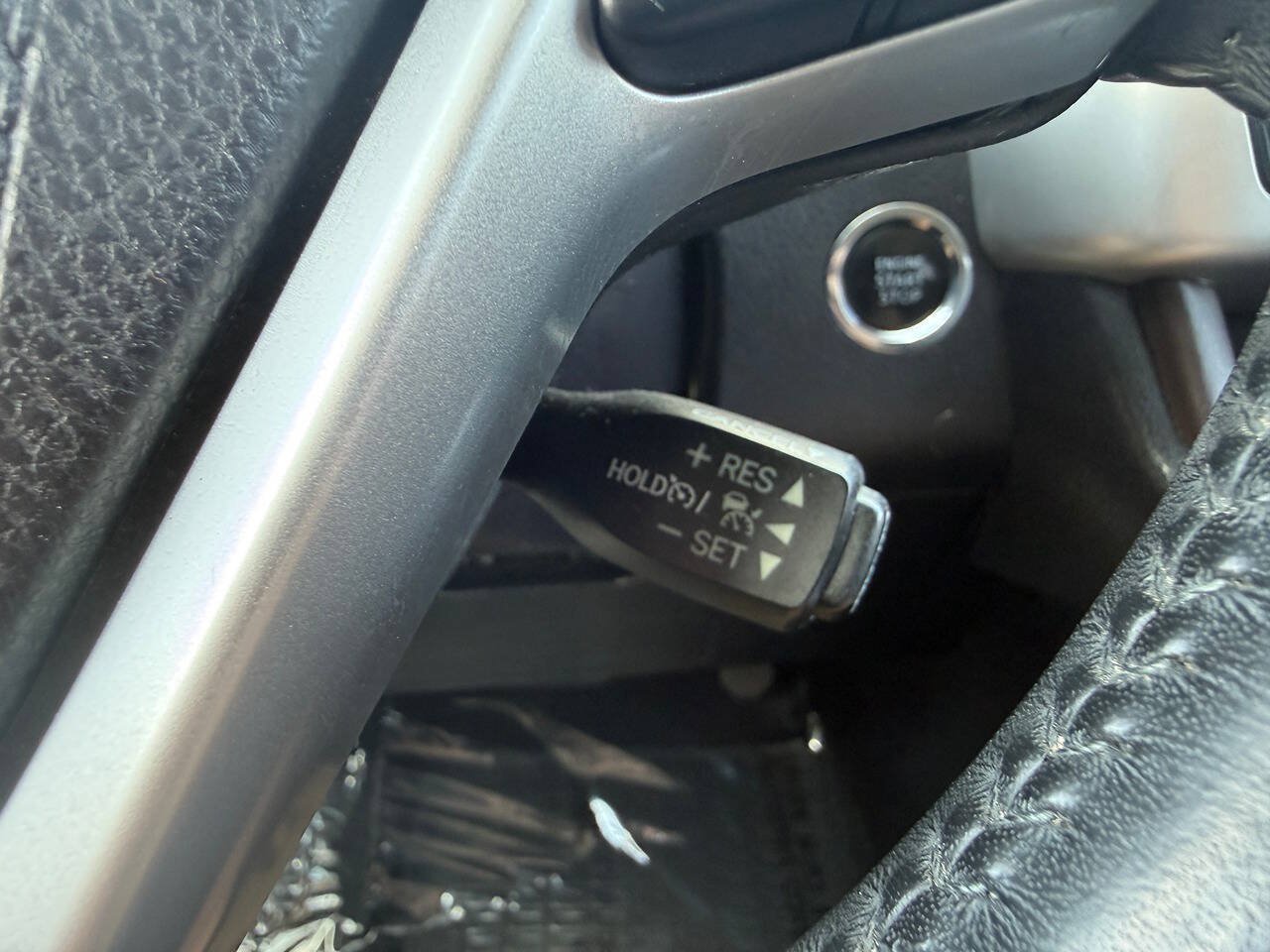 Used 2019 Toyota Highlander XLE AWD/4WD image 39