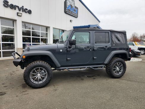 Used 2017 Jeep Wrangler Unlimited Sport image 7