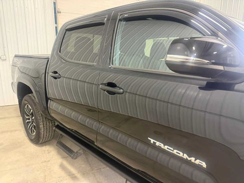 Used 2023 Toyota Tacoma TRD Sport AWD/4WD image 11
