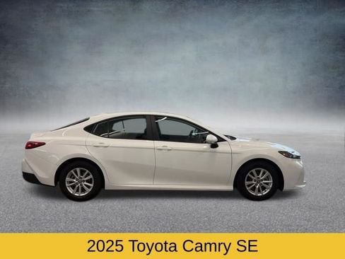 Used 2025 Toyota Camry LE image 3