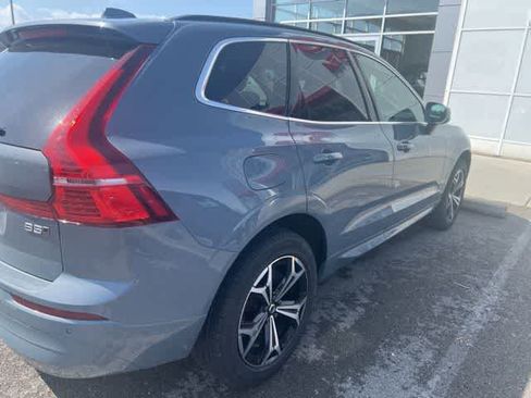 Used 2022 Volvo XC60 B5 Momentum image 9