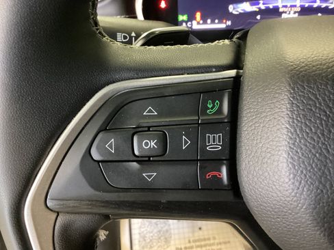 Used 2024 Jeep Grand Cherokee Altitude image 23