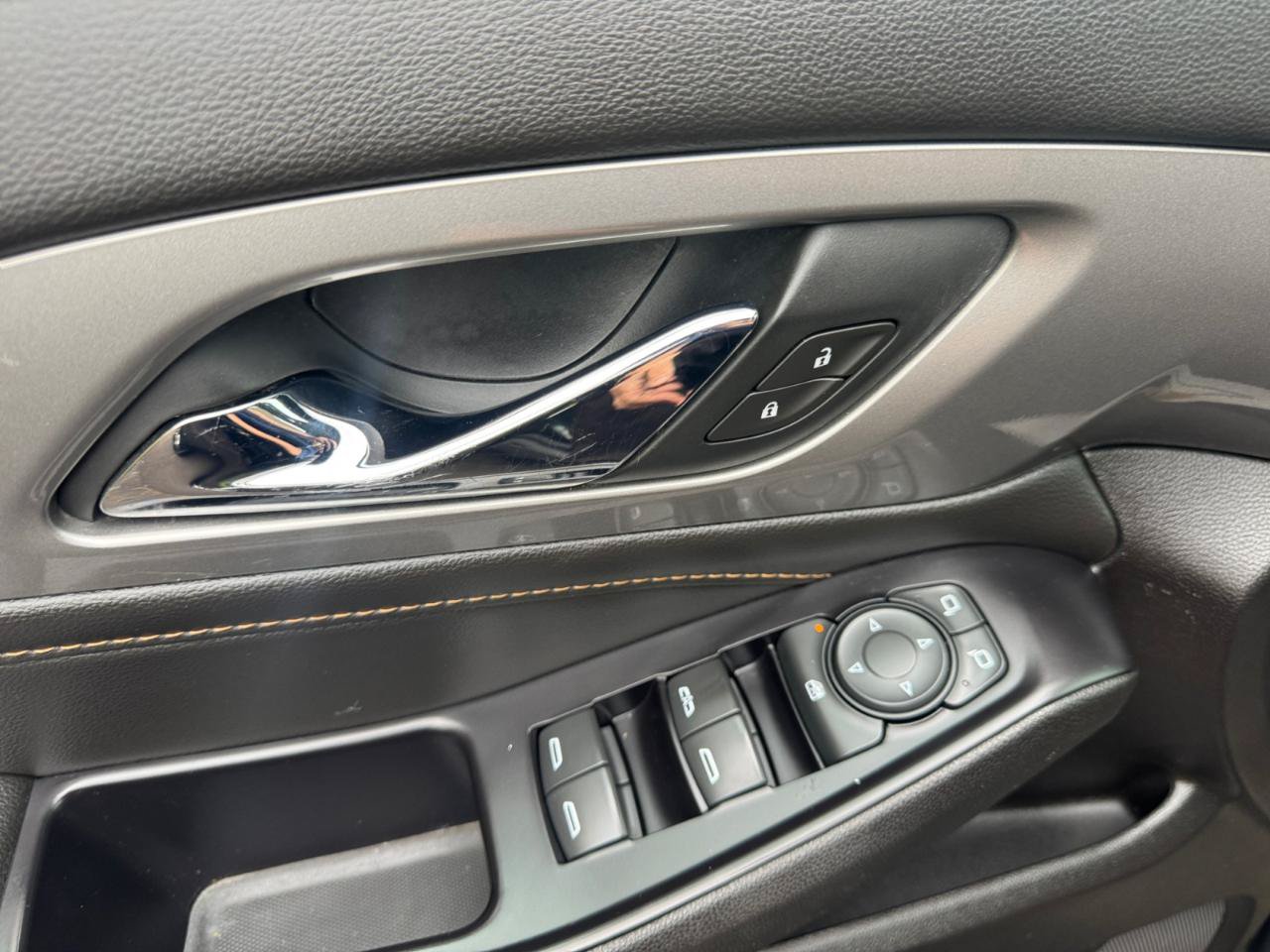 Used 2019 Chevrolet Traverse LT FWD image 18