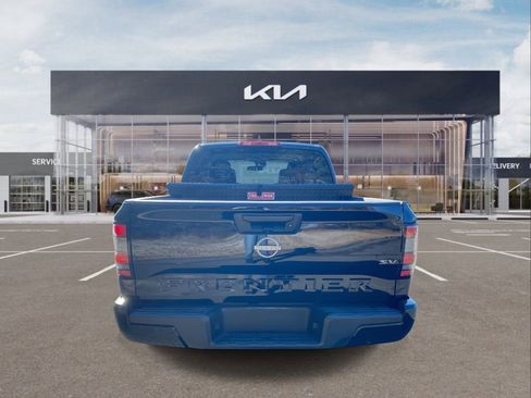 Used 2023 Nissan Frontier SV image 7