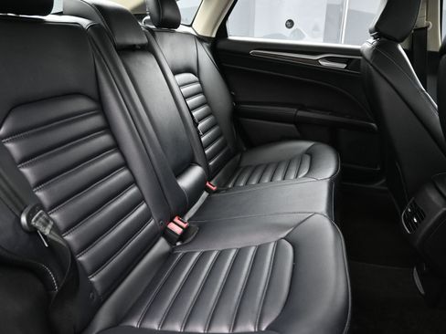 Used 2020 Ford Fusion SEL image 24