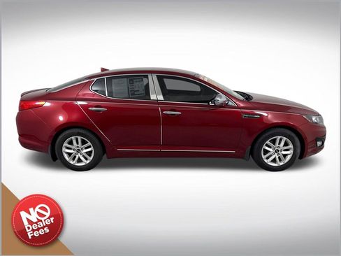Used 2011 Kia Optima LX w/ Technology Pkg FWD image 2
