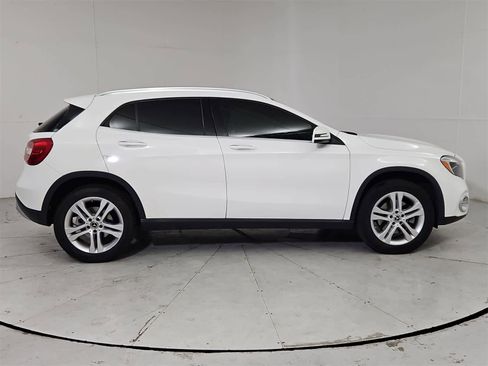 Used 2018 Mercedes-Benz GLA 250 4MATIC image 7