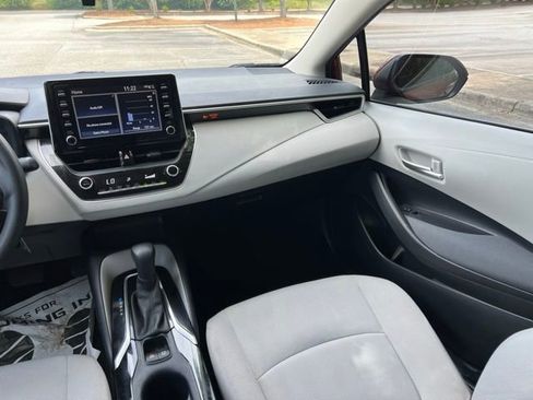 Used 2020 Toyota Corolla LE FWD image 28
