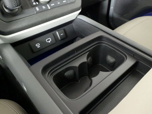 Used 2022 Land Rover Defender 110 SE image 59