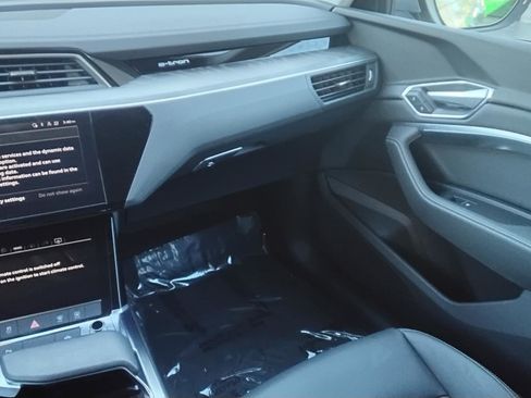 Certified 2022 Audi e-tron Premium w/ Convenience Plus Package image 21