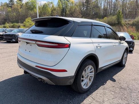 Used 2024 Lincoln Corsair AWD w/ Towing Package image 14