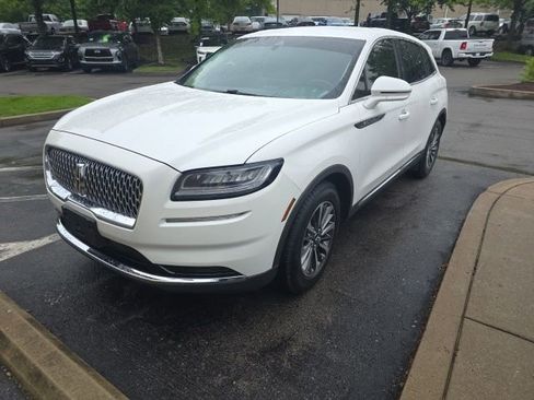 Used 2022 Lincoln Nautilus FWD w/ Premium Package image 2
