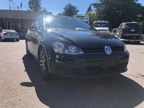 Used 2016 Volkswagen Golf Limited Edition FWD image 6