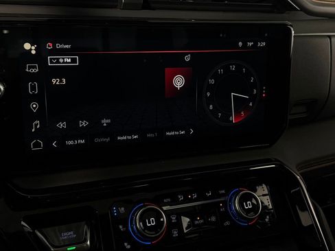 Used 2023 GMC Sierra 1500 AT4 w/ AT4 Preferred Package image 17