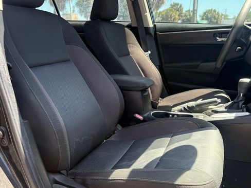 Used 2018 Toyota Corolla LE image 16