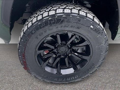 Used 2023 Toyota Tundra SR5 w/ SR5 Premium Package image 32