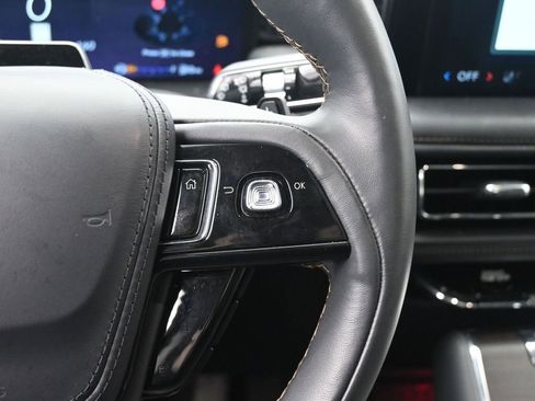 Used 2025 Lincoln Aviator Reserve w/ Equipment Group 201A image 14