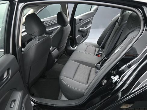 Used 2025 Nissan Altima 2.5 SV FWD image 16