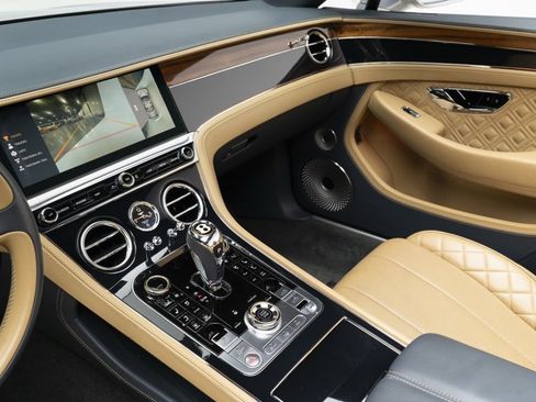 Used 2020 Bentley Continental GT image 25