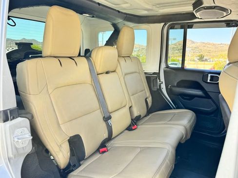 Used 2018 Jeep Wrangler Unlimited Rubicon AWD/4WD image 31