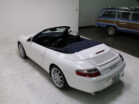 Used 2002 Porsche 911 Cabriolet image 17