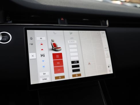 Certified 2025 Land Rover Range Rover Evoque S image 28